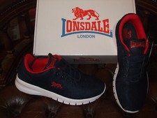 MENS LONSDALE BEDFORD NAVY BLUE / RED LACED TRAINERS. SIZES 7 + 13