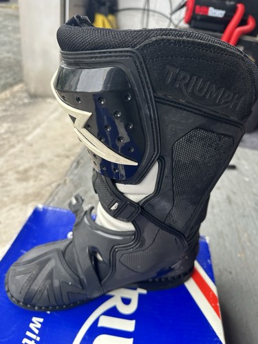 Motorcycle boots alpinestars - motorcycle,