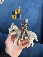 SCHLEICH FLAG BEARER ON HORSE