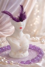 Elegant Lady Feather Candle -