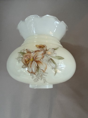 Ornate glass lampshade x 3 - lampshade.,