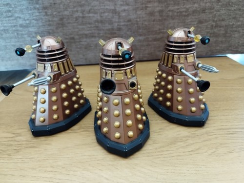 Doctor who three gold daleks - doctor, :