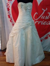 Wedding dress size 14 ivory