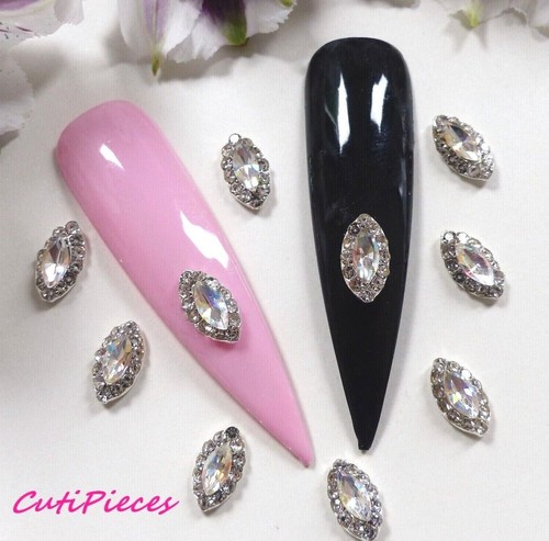 Nail art silver almond - nail,