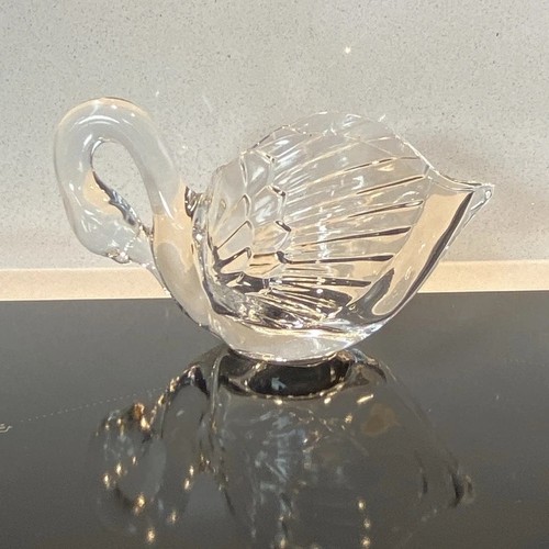 Clear cut glass swan - swan, figurine