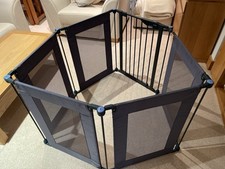 Lindam Child Safety Pen & Floor Cover, in excellent condition with no faults.