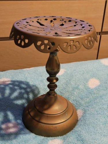 Vintage heavy brass pedestal - heavy,