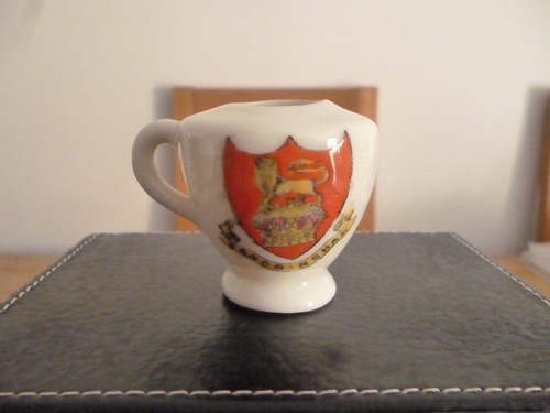 Sandringham crested swan china - crested,