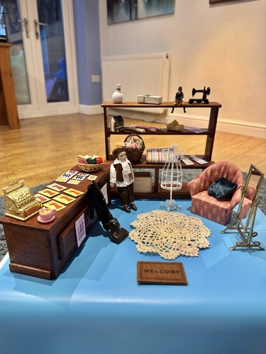 Dolls house vintage - dolls,