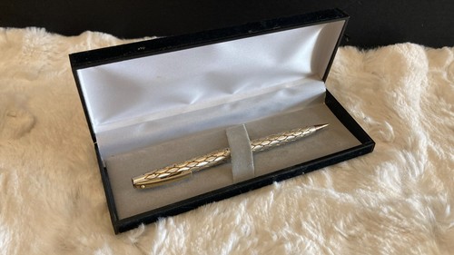 Vtg 1960s lady sheaffer - vtg, tulle