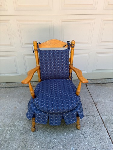 Vintage mid century colonial - mid,