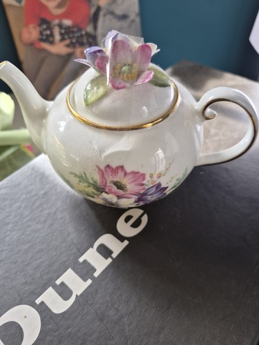 The country cottage tea - the,