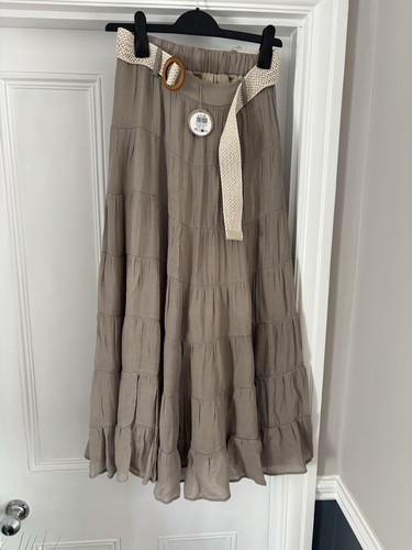 Apricot khaki maxi skirt size - apricot,