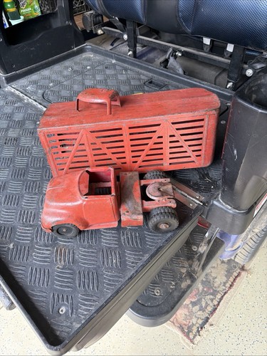 Vintage livestock hauler set - hauler,