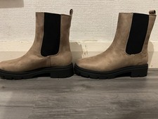 Abbie Chunky Chelsea in Taupe