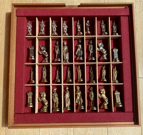 Chess set with metal pieces - with,