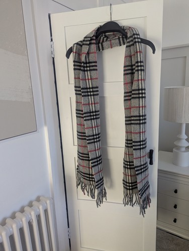 Authentic burberry 100 - 😍authentic,