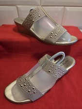 Womens Gold Leather Russell &