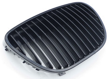 Black slatted badgeless grille