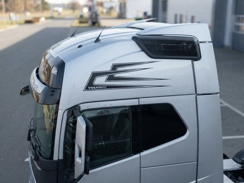 Volvo side x cab - x,