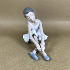 NAO Lladro Slipper Ballet Figurine 151 Ballerina Figurine Retired Vintage