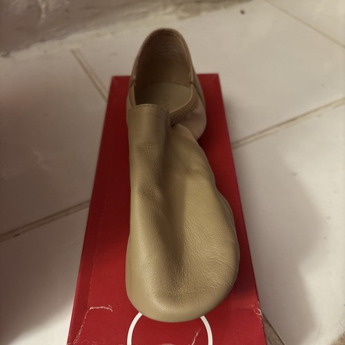 New box capezio stretch - in,