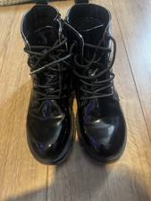Black Boots Size 4 Detail Zip