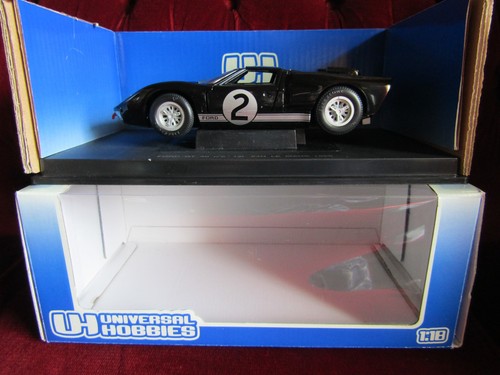 Universal hobbies ford gt - 1/18,