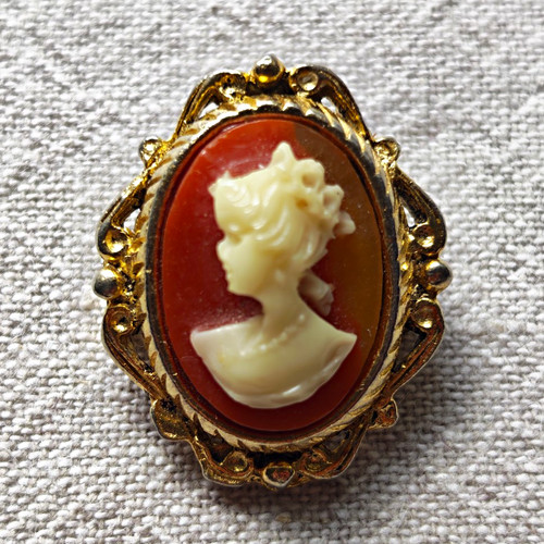 Vintage hollywood faux cameo - hollywood,