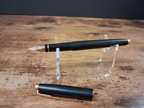 Parker fountain pen - parker, f