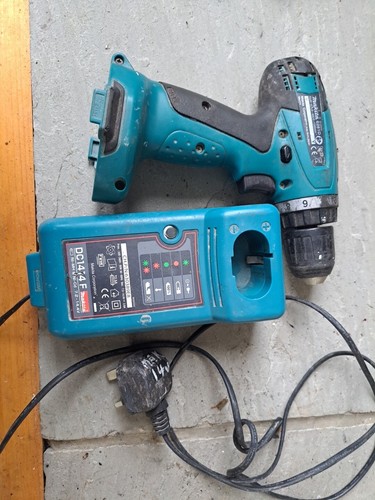 Makita drill and charger 4v - makita, 14.4v