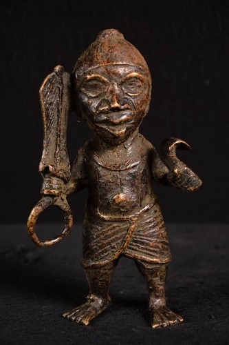 Bronze primitive benin - a,