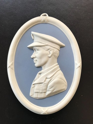 Wedgwood blue jasperware sir - wedgwood,