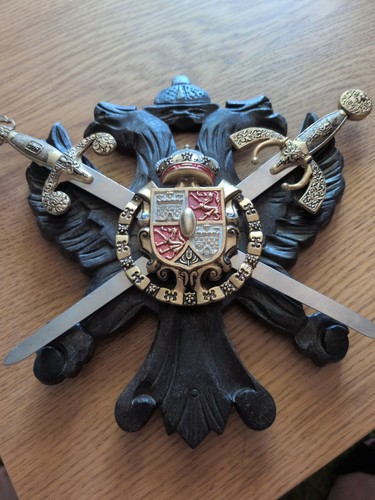 Coat arms metal resin - metal, wall