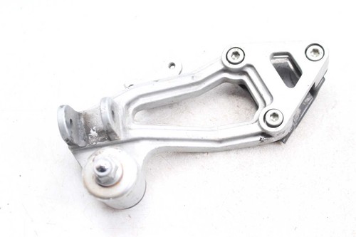 Rear right footrest - , retaining