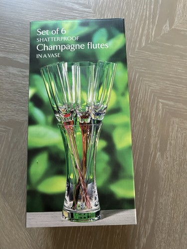 Champagne glasses vase - in, a