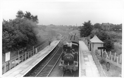 Drayton green halt - green, train
