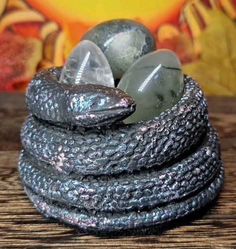 Three crystal eggs handmade - in,