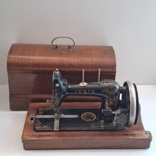 Vesta Hand Crank Sewing