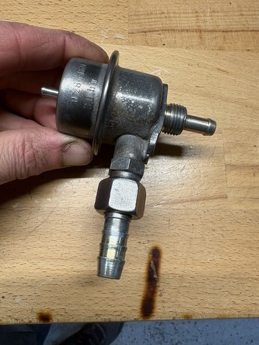 Fuel pressure regulator bosch - fuel,
