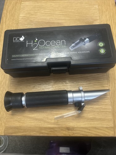 Salinity refractometer with - salinity,