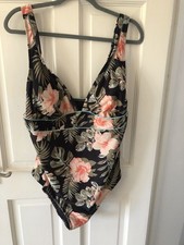 Mantaray Floral Swimsuit Sz 20