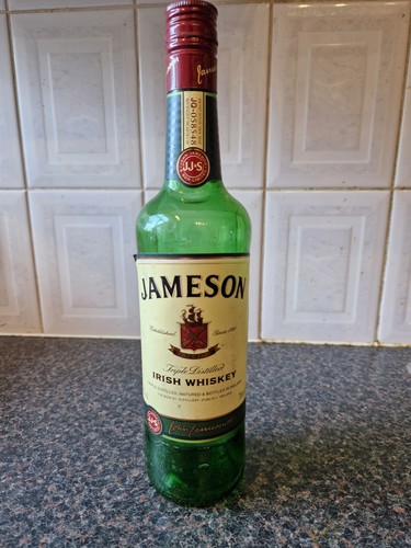 Jameson irish whiskey empty - jameson,