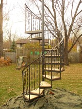 60 Spiral staircase with cedar