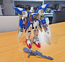 Bandai 2000 Deluxe Wing Gundam