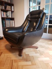 Vintage Swivel Egg Chair Black Mid Century Modern Arne Jacobsen Style with Teak