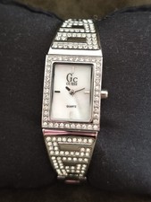 Guess Ladies Dress Watch. Silver Tone Bracelet. Pearl Dial. +New Battery. VG+