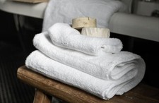 Luxury White 550GSM 100%