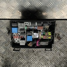 Vauxhall Corsa D Fuse Box In Bonnet 1.2 Petrol Z12XEP 13292736 2006-2010 Ref 136