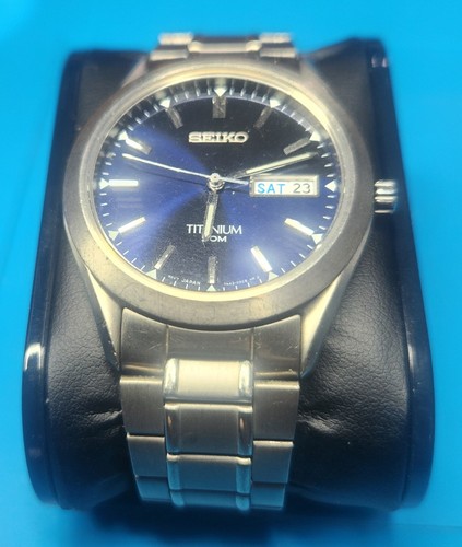 Men seiko titanium quartz - men's,
